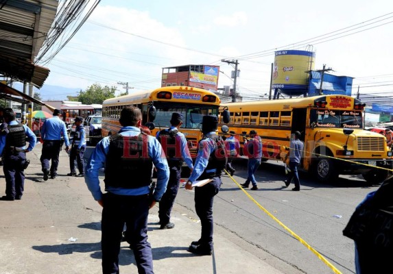 Destrozos y rastros de sangre: Escena del crimen de conductor en el Zonal Belén