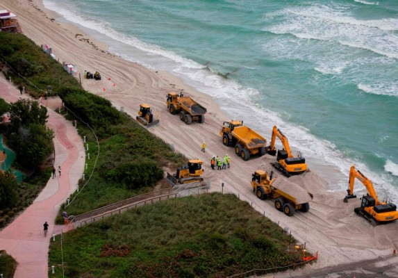 FOTOS: EEUU vierte arena en playas de Miami erosionadas por el cambio climático