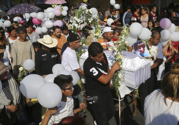 FOTOS: Lágrimas y desconsuelo en doloroso adiós a Fátima Cecilia