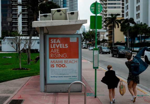 FOTOS: EEUU vierte arena en playas de Miami erosionadas por el cambio climático