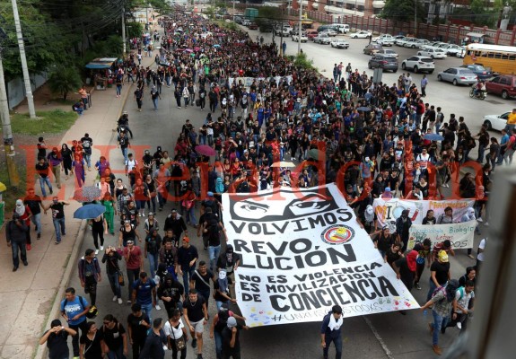 FOTOS: Nuevamente suspendidas las clases en la UNAH y los estudiantes se manifestaron así