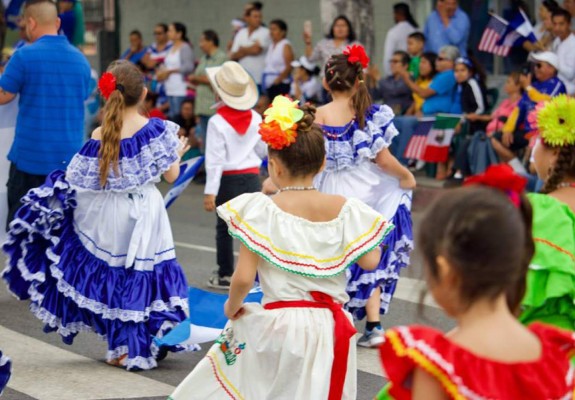 Hondureñitos en Estados Unidos resaltan el folclore y la cultura catracha