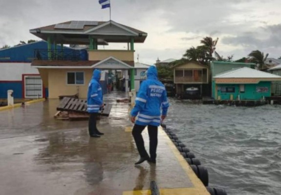 Inundaciones y caída de muros: primeros estragos de Nana en Honduras (FOTOS)