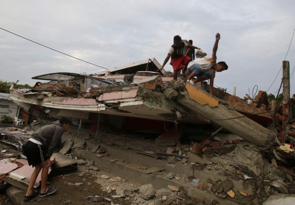 Las impactantes imágenes del terremoto en Ecuador