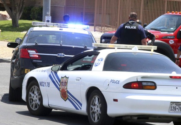 FOTOS: Desconsuelo, lágrimas y dolor entre los familiares de las víctimas de la masacre en un centro comercial de El Paso, Texas