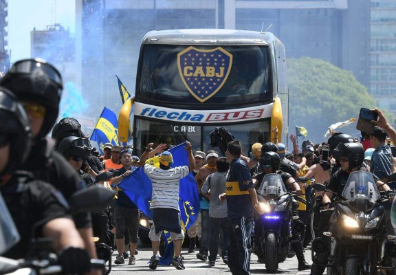 Copa Libertadores: Así fue el enfrentamiento entre hinchas por el que se suspendió la final River Plate vs Boca Juniors (FOTOS)