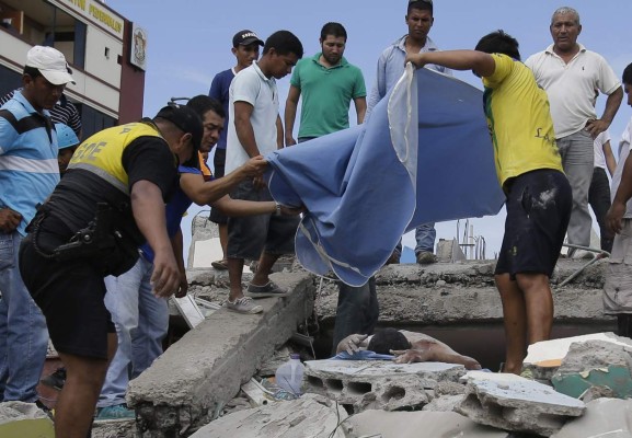 Las impactantes imágenes del terremoto en Ecuador