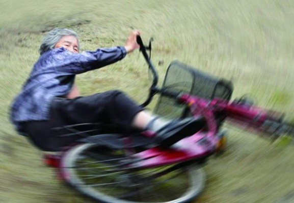 Kimiko Nishimoto, la abuela extrema que cautiva con sus divertidas fotos