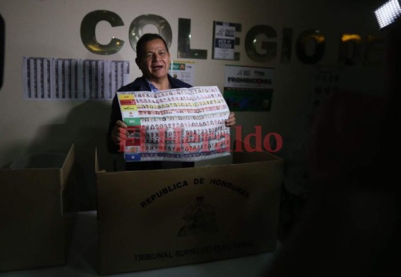 FOTOS: Así votaron las figuras políticas en distintos puntos de Honduras