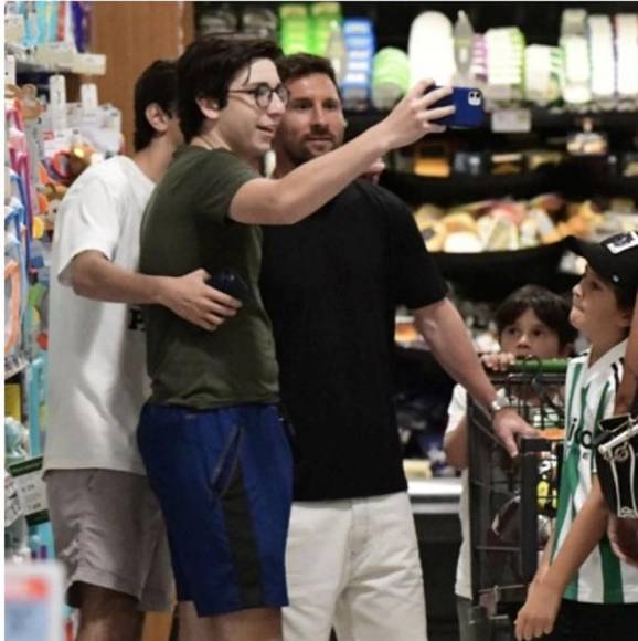 Messi es captado de compras en un supermercado de Miami