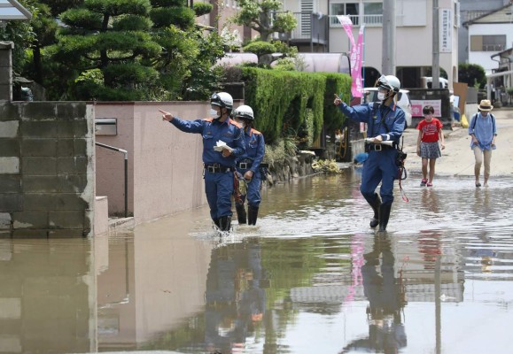 Imágenes de la devastación y dolor que dejan inundaciones en Japón