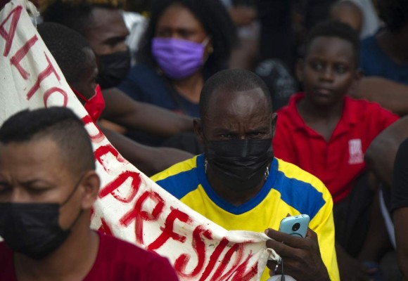 Desesperanza y miedo: imágenes de la odisea de haitianos en la frontera de EEUU