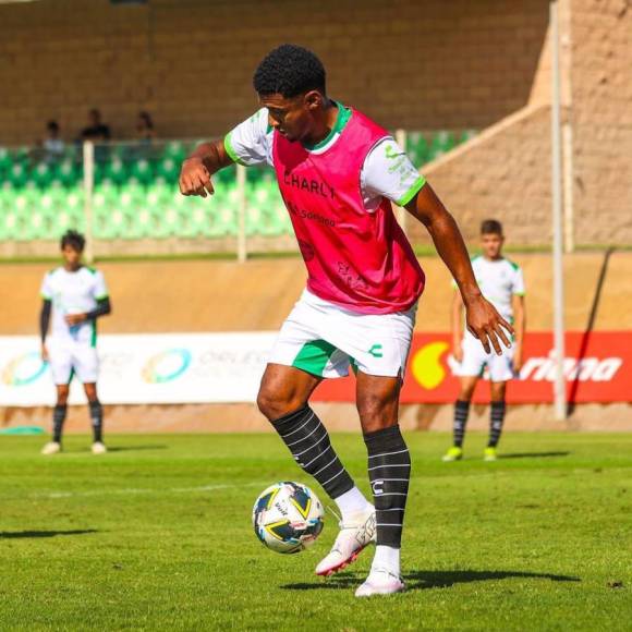 Antony “Choco” Lozano realiza su primer entrenamiento con el Santos Laguna de México