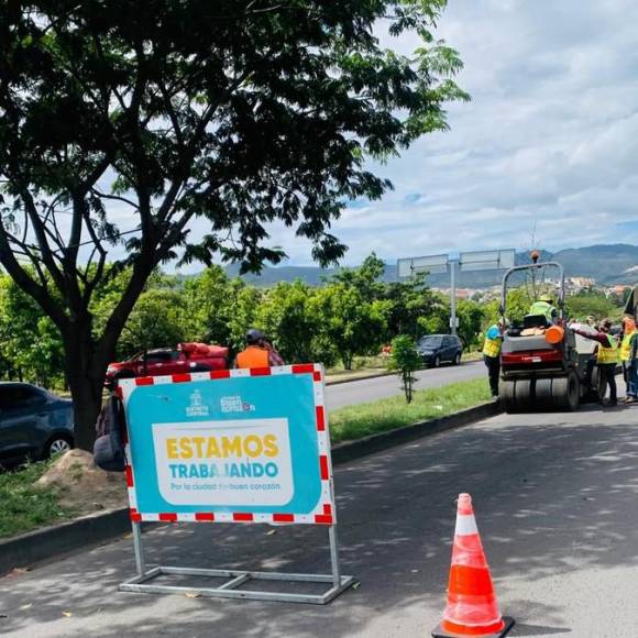 Siguen trabajos de bacheo en tres puntos del anillo periférico