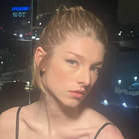 Hunter Schafer, la actriz que causó polémica por su vestido en la fiesta de los Oscars