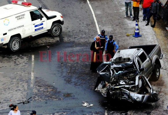 FOTOS: Entre hierros retorcidos y escombros quedaron cuerpos tras accidente en Zambrano