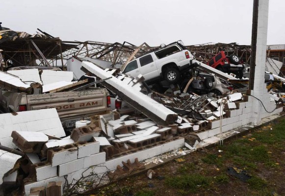 Las imágenes que dejó el primer golpe destructor del huracán Harvey en Texas