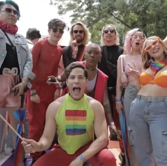 ¿Qué famosos asistieron a la marcha del Pride 2022 en México?