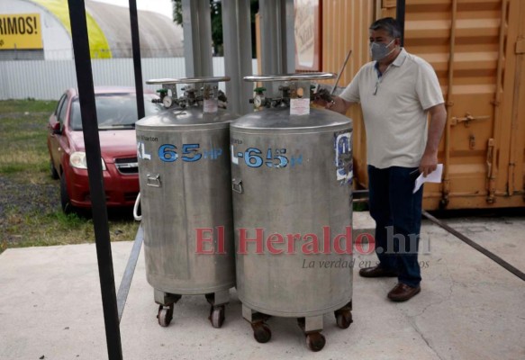 FOTOS: Últimos preparativos para abrir triaje en el Bazar del Sábado