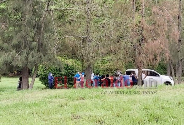 FOTOS: Doloroso último adiós a paciente de Covid-19 que murió estrangulado