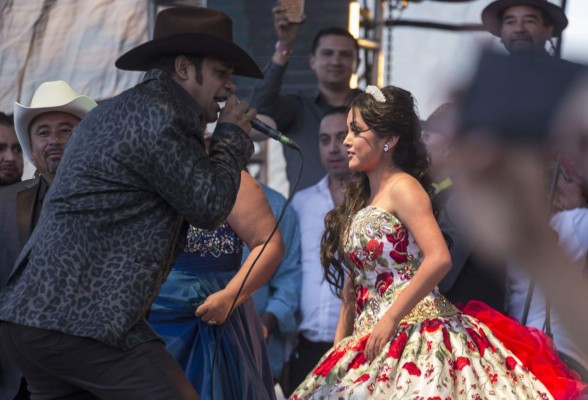 Los vestidos que utilizó Rubí en su fiesta de 15 años