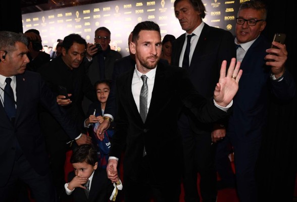 Balón de Oro 2019: Así llegó Leo Messi junto a su familia a la gala en París