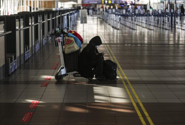 FOTOS: Países suspenden cada vez más restricciones para salvar la economía 