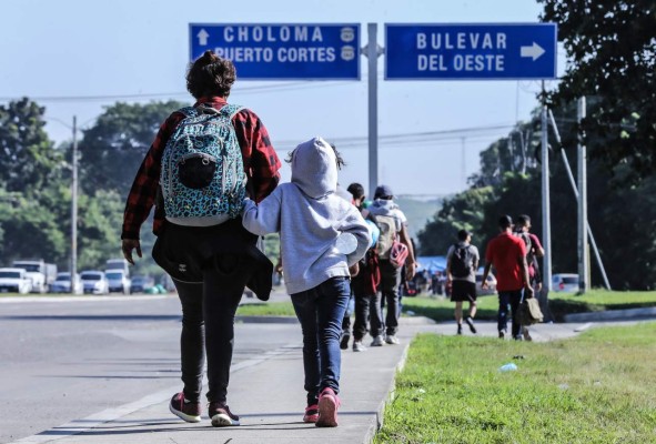 Familias enteras y jóvenes sin esperanza: la primera caravana migrante de 2022 hacia EE UU