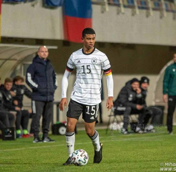 Leonardo Posadas, futbolista del Borussia Dortmund y de Alemania que jugaría con Honduras