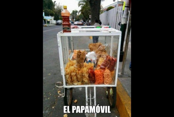 Los divertidos memes del Papa en México