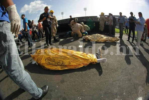 Fotos: Así ocurrió la mortal avalancha en el estadio Nacional durante la final del fútbol de Honduras