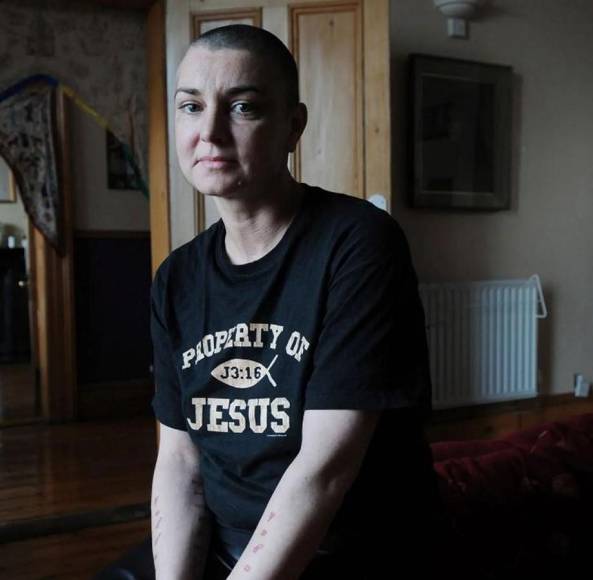 Sinéad O’Connor criticó a la Iglesia católica y lo pagó muy caro, pero tenía la razón ¿Qué pasó?