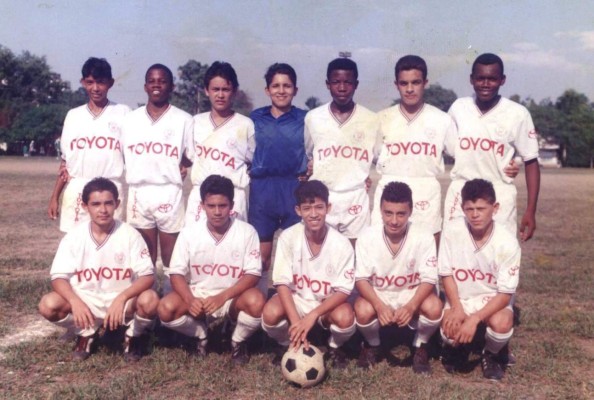 Así inició David Suazo en el fútbol antes de consolidarse en Italia