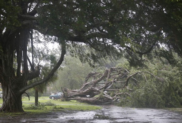 Las imágenes de una Florida azotada por el huracán Irma; ya son tres muertos