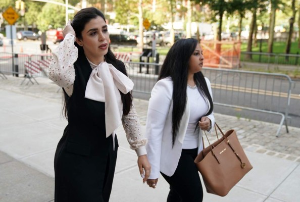 La elegante llegada de Emma Coronel a la audiencia de su esposo El Chapo Guzman