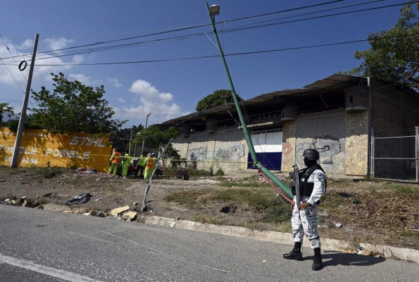 Asfixiados y como 'animales', migrantes narran en México el horror de los tráileres