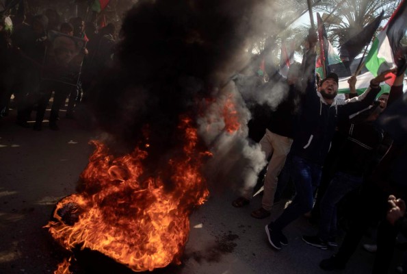 Palestinos dicen no al plan de paz de Trump y realizan fuertes protestas (FOTOS)  