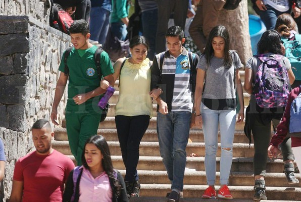 Universitarios de la UNAH viven con intensidad previo al amor y la amistad