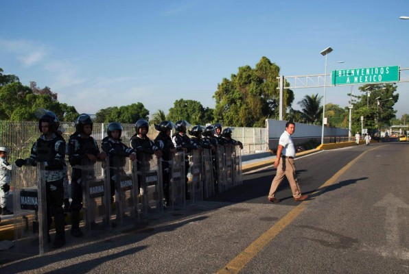 FOTOS: México bloquea ingreso de la caravana; migrantes buscan puntos ciegos