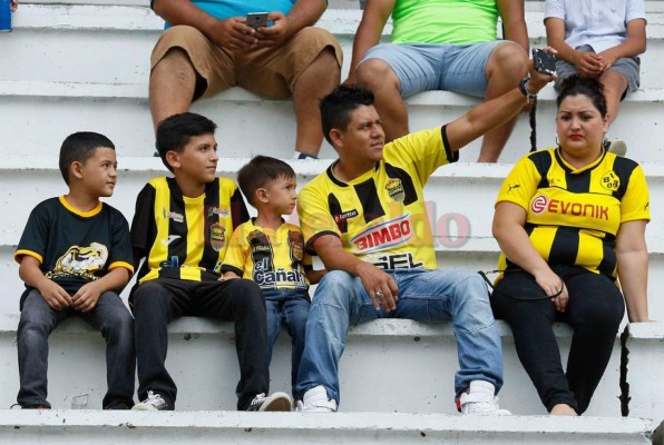 Entre belleza y familia aficionados disfrutan la sexta jornada del Torneo de Apertura de la Liga Nacional