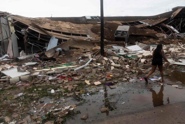 FOTOS: Luisiana y Texas sufren azote del huracán Laura que se debilita  