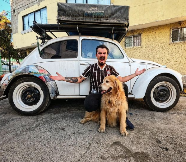 Muere influencer que recorrió el continente americano junto a su perro Shurastey