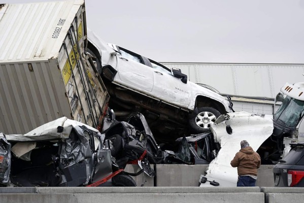 Impactantes imágenes del aparatoso accidente de 75 carros en autopista de Texas