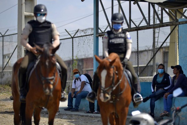 Horror y luto: El drama de los familiares de 118 reos asesinados en Ecuador