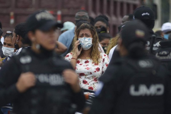 'Son seres humanos': primeras imágenes de masacre en cárcel de Guayaquil que dejó más de 68 presos muertos