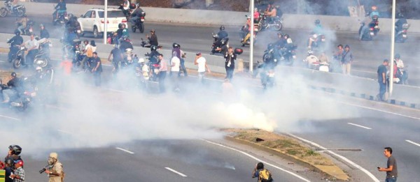 Fotos: Levantamiento militar en Venezuela para derrocar al régimen de Maduro