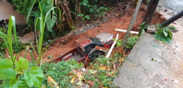 FOTOS: Desborde de ríos y aludes dejan lluvias por frente frío en Honduras