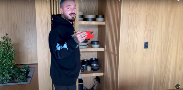 FOTOS: J Balvin presume la lujosa mansión donde se encuentra en cuarentena