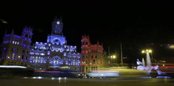 El mundo se iluminan por Francia