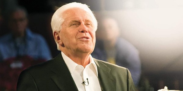 Él es Jesse Duplantis, el pastor millonario que pidió donar dinero para apresurar la venida de Jesús